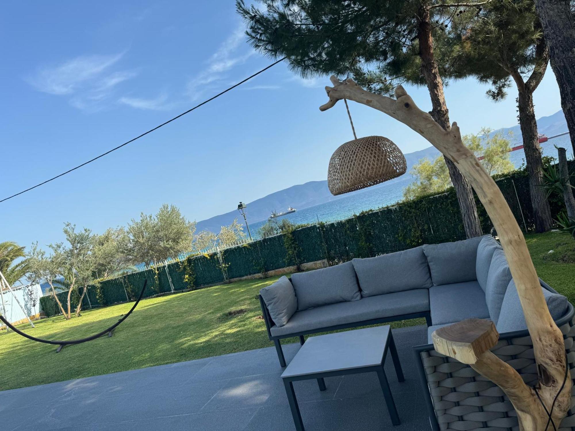 Zoza Luxury Villa Isthmia By The Sea With Private Pool Kalamáki Екстериор снимка