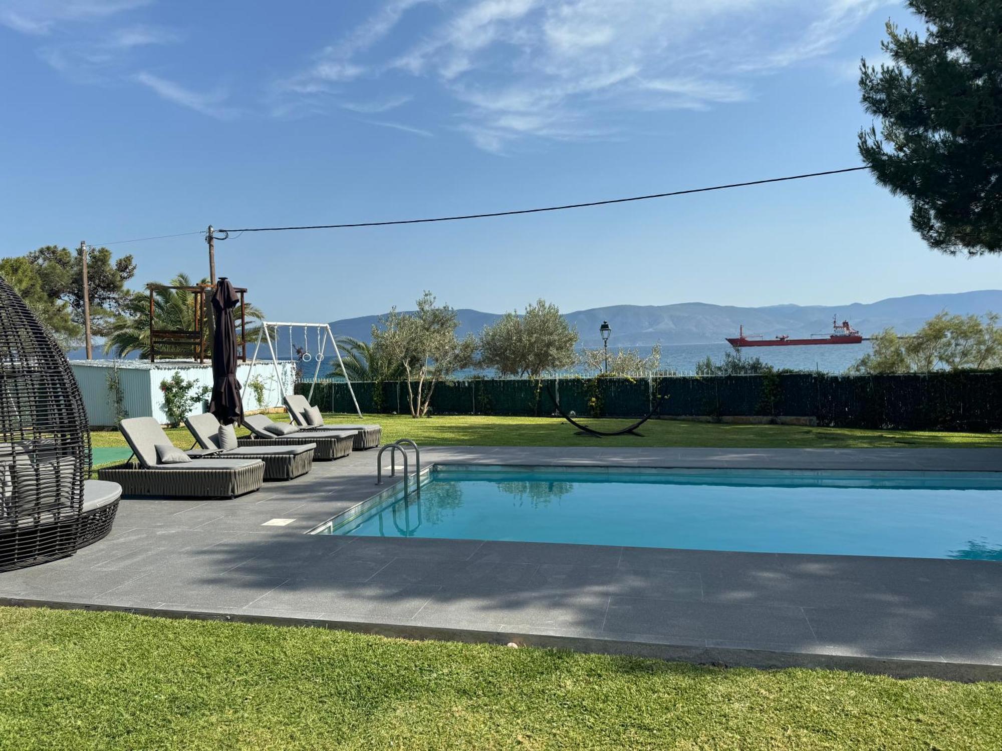 Zoza Luxury Villa Isthmia By The Sea With Private Pool Kalamáki Екстериор снимка