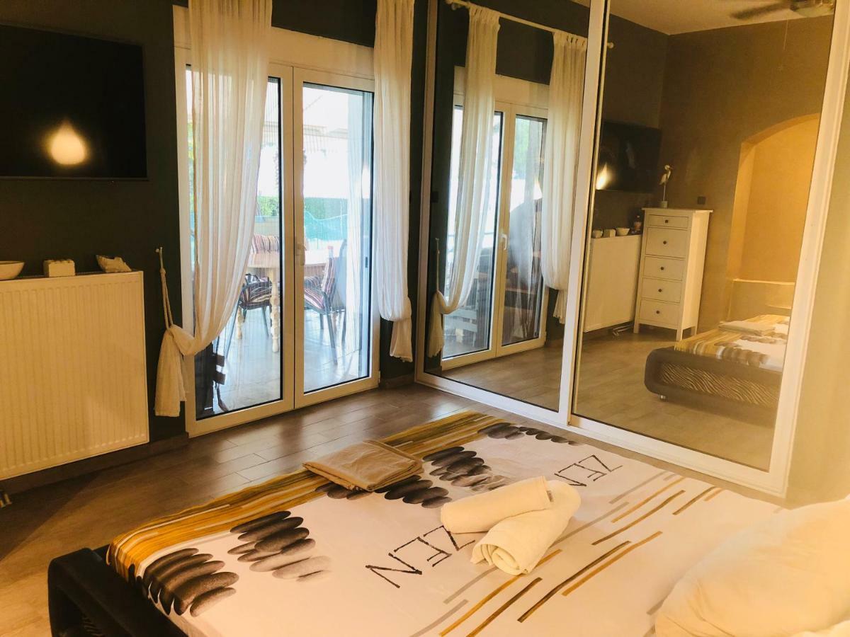 Zoza Luxury Villa Isthmia By The Sea With Private Pool Kalamáki Екстериор снимка